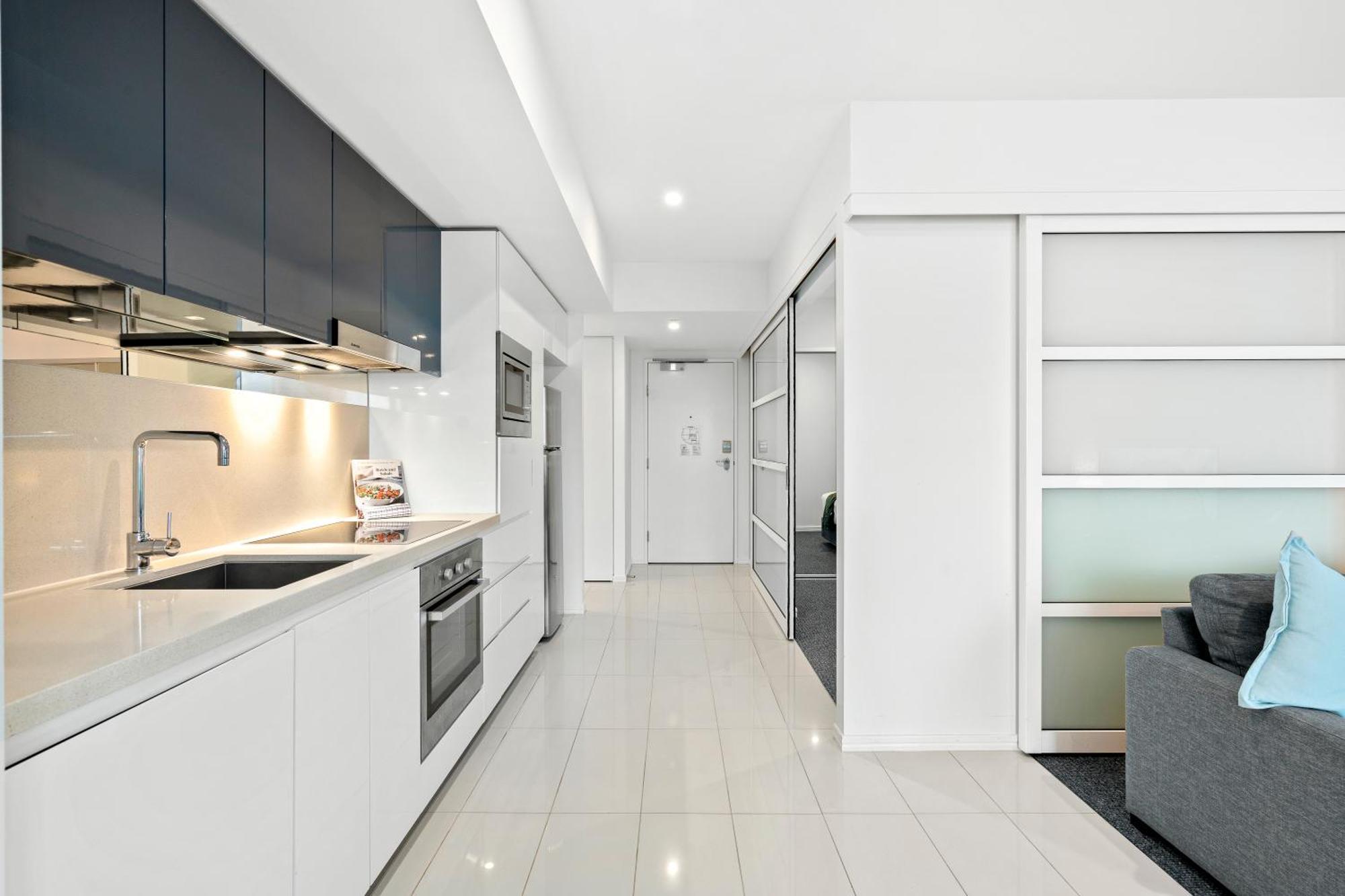 H Residences - Ocean View - Self Contained & Privately Managed - Wow