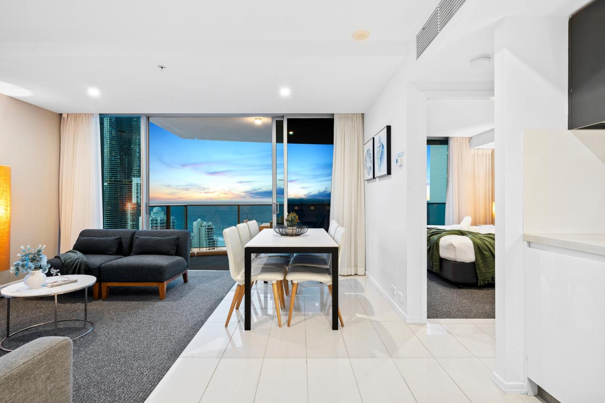 H Residences - Ocean View - Self Contained & Privately Managed - Wow *